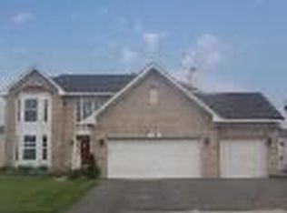 715 Eagle Brook Ln, Naperville, IL 60565