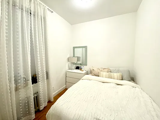 Rented by Douglas Elliman | media 13