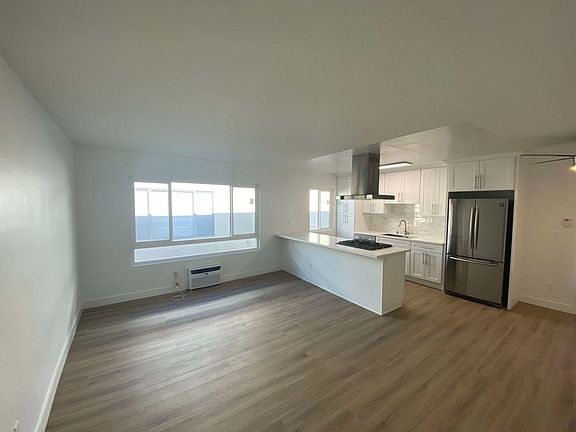 2nd image of 3678 Watseka Ave #6