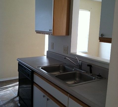 3rd image of 7 Martins Hollow Ln