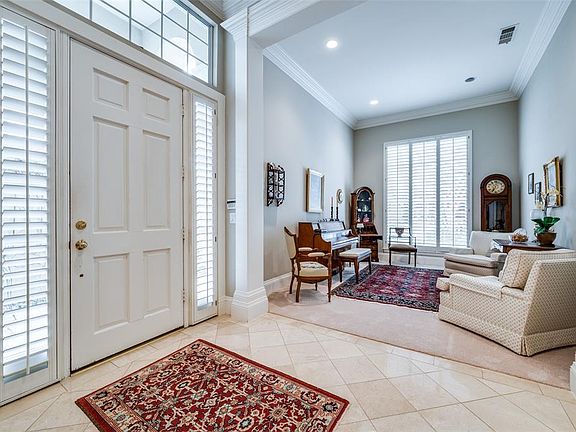 3rd image of 15 Woodcreek Ln