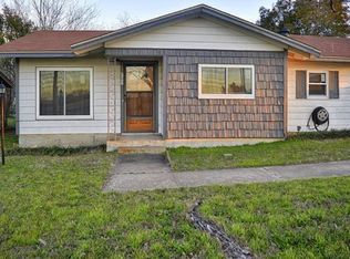 705 W Kilpatrick St, Cleburne, TX 76033