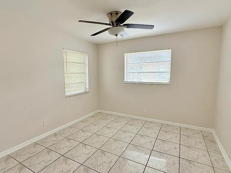 501 W Kalmia Dr #4 — Photo 5