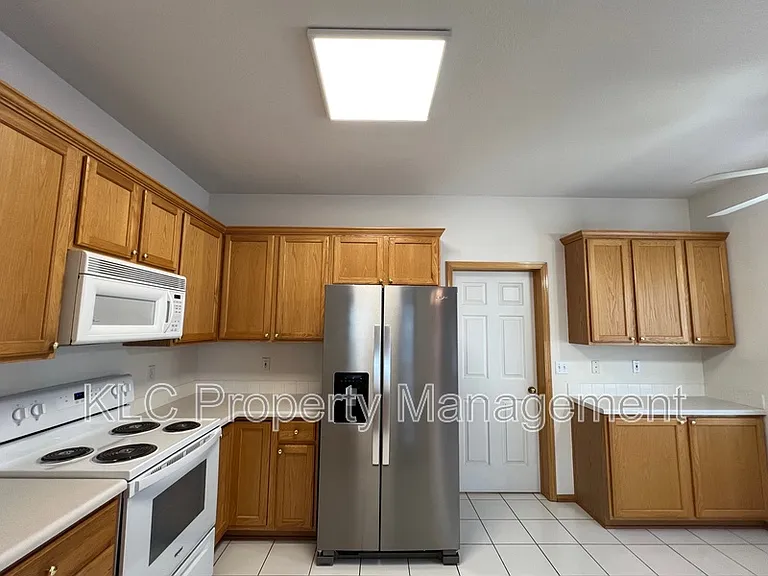 1725 S 50th St #192 — Photo 12