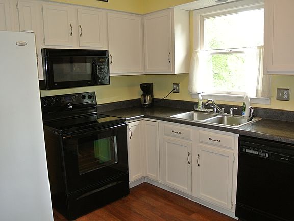 2nd image of 57 Rockwood Ct
