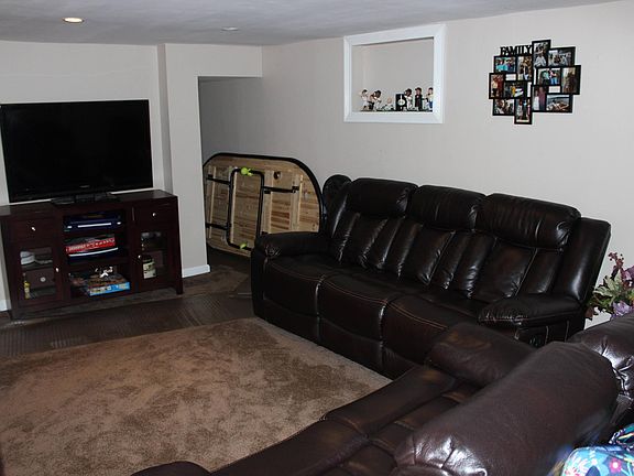 2nd image of 275 Grange St