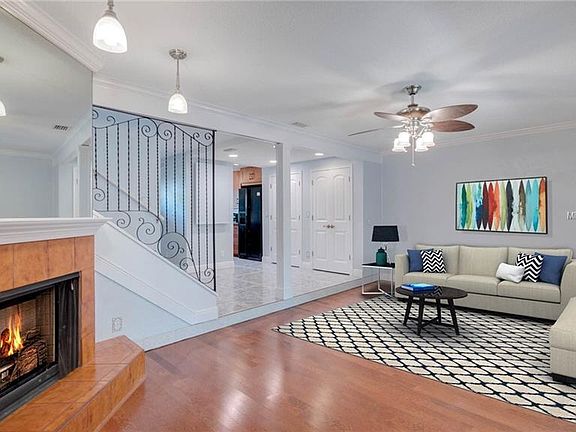 2nd image of 5 Fair Oaks Cir