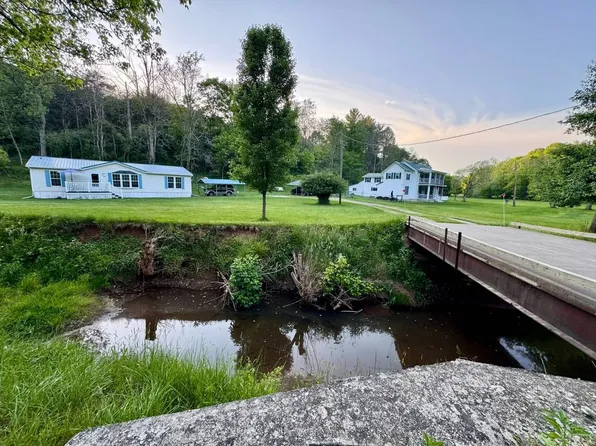482 & 484 Windyville Rd, Spencer, WV 25276