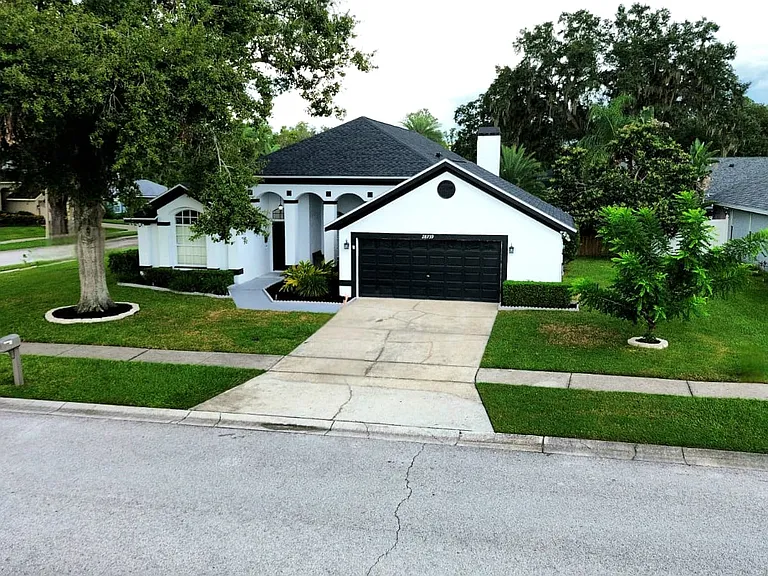 28739 Raleigh Pl — Photo 1