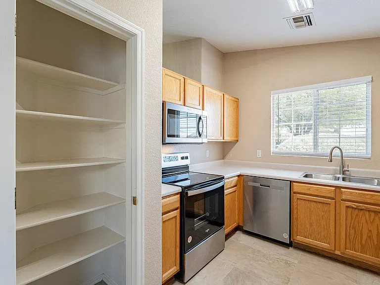 4504 W Sun Quest St — Photo 8