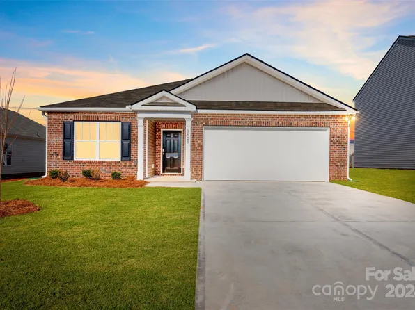 105 Callie River Ct, Clyde, NC 28721