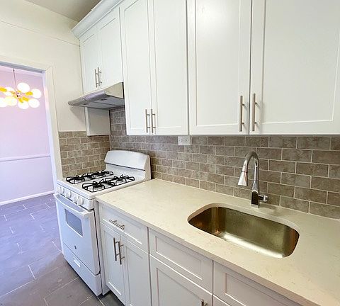 2nd image of 2566 Ocean Ave #66