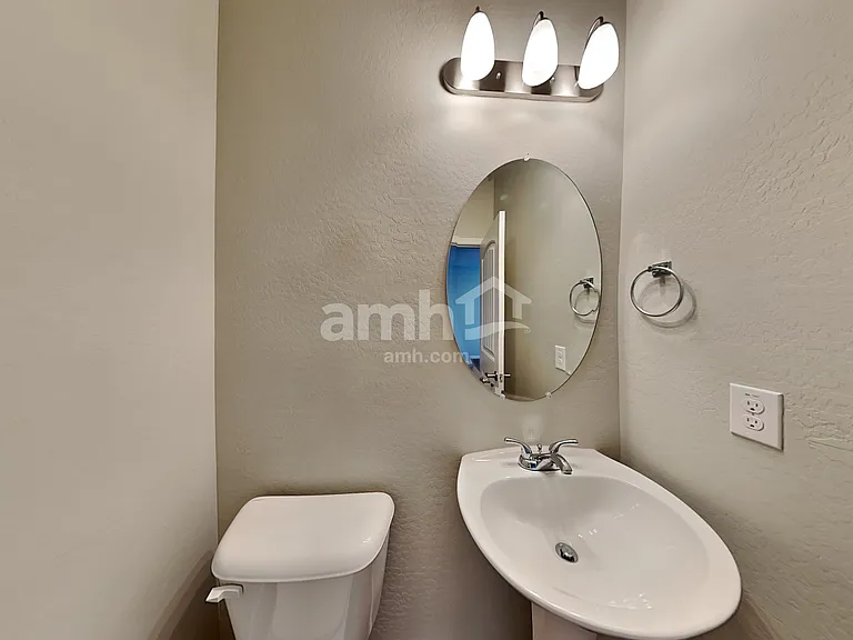 20785 W Maiden Ln — Photo 7