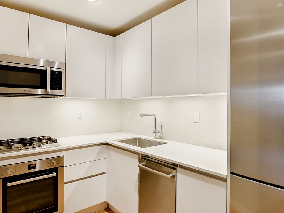 1st image of 150 Ludlow St APT 3C