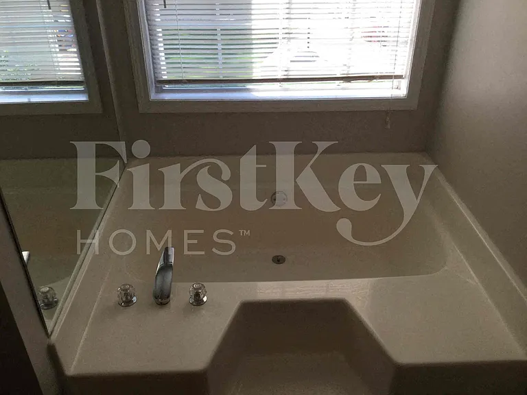 162 Olympic Dr — Photo 13