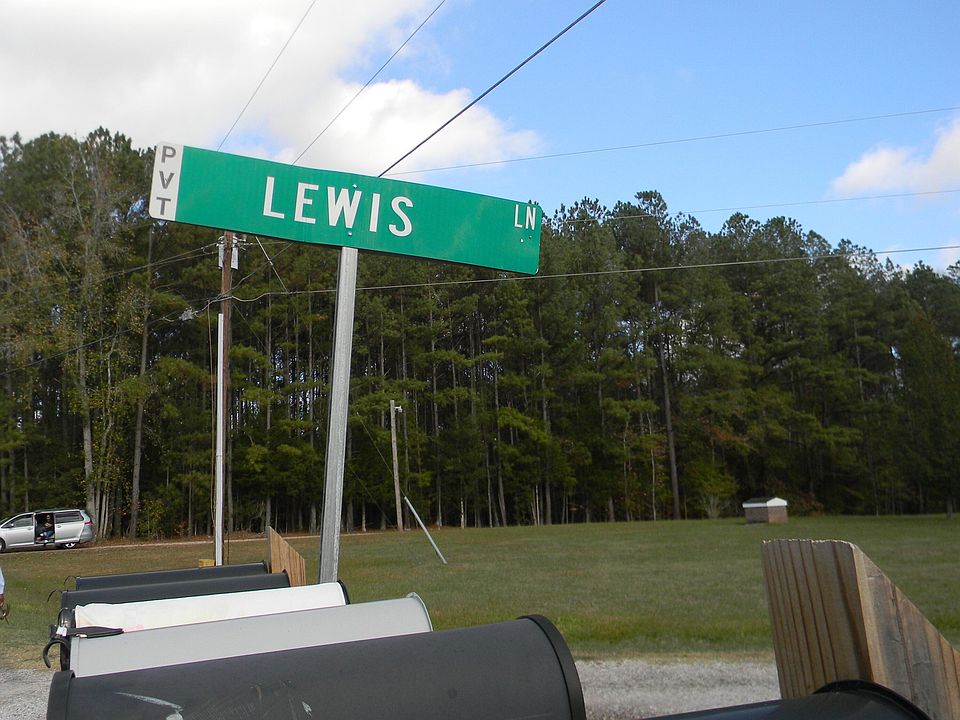 2nd image of 21 Lewis Ln #21B