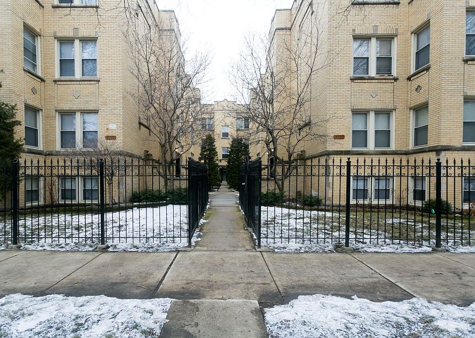 1st image of 4311 N Francisco Ave Unit D-4