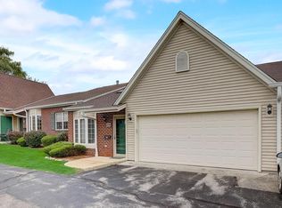 5209 S Tuckaway Blvd, Milwaukee, WI 53221