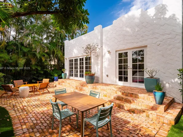 1216 Almeria Ave, Coral Gables, FL 33134