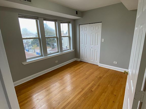 4th image of 4104 W Wabansia Ave