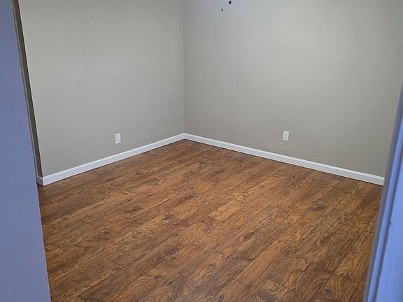 3rd image of 861 N Union Grove Rd APT 3