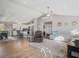 40 Knoll Crest Dr, Bangor, ME 04401