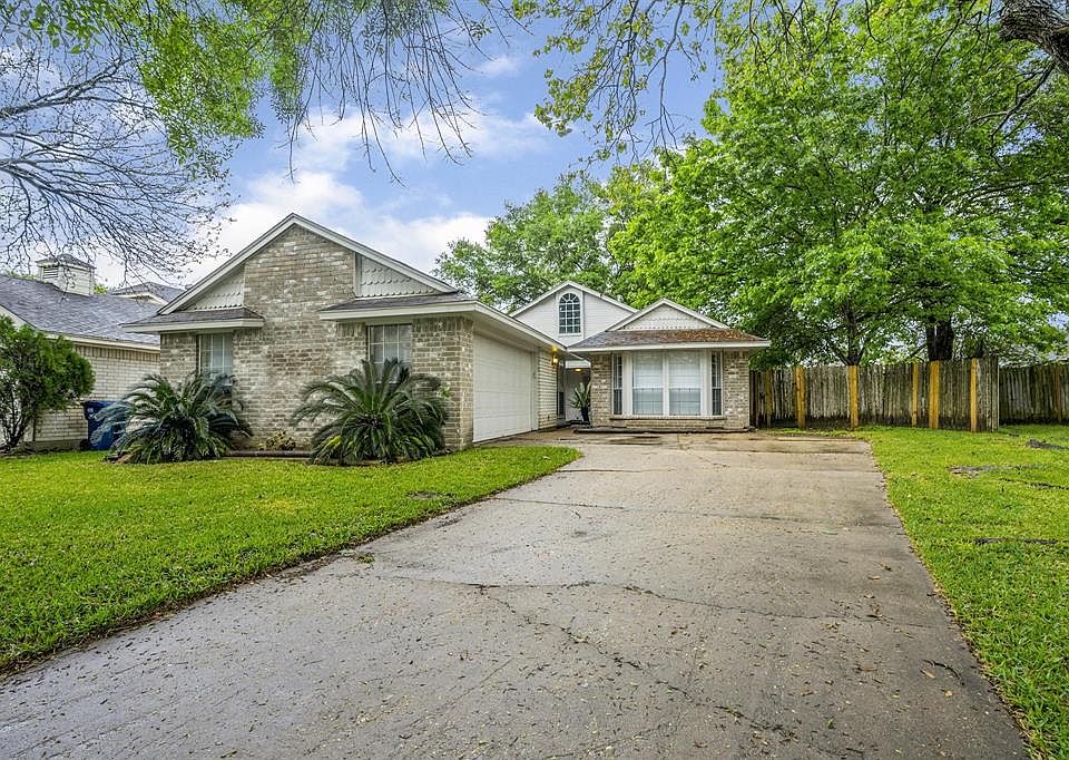 1st image of 15915 Sierra Vista Dr