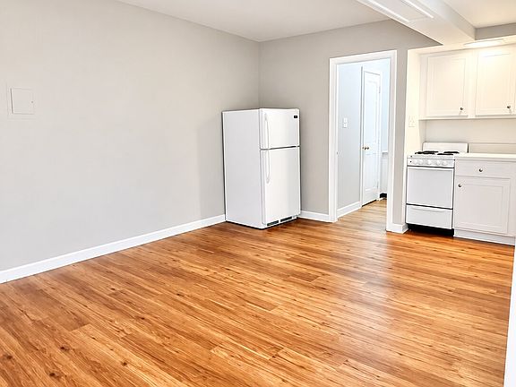 5th image of 3030 Wisconsin Ave NW APT F