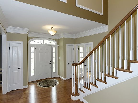 4th image of 2417 Fox Creek Ln