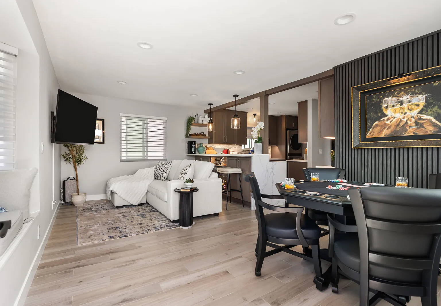 2 bed, 1.0 bath, 966 sqft, $6,000 — Photo 4
