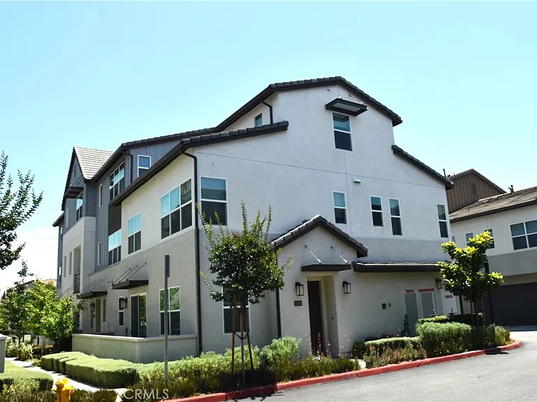 11020 Palapa Dr — Photo 1