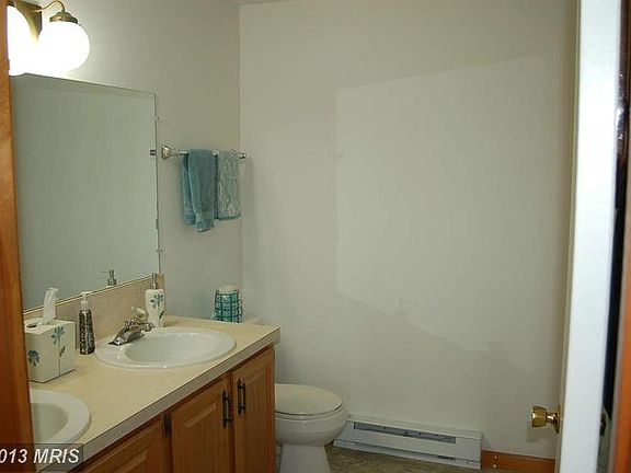 5th image of 1085 Marthas Ct W