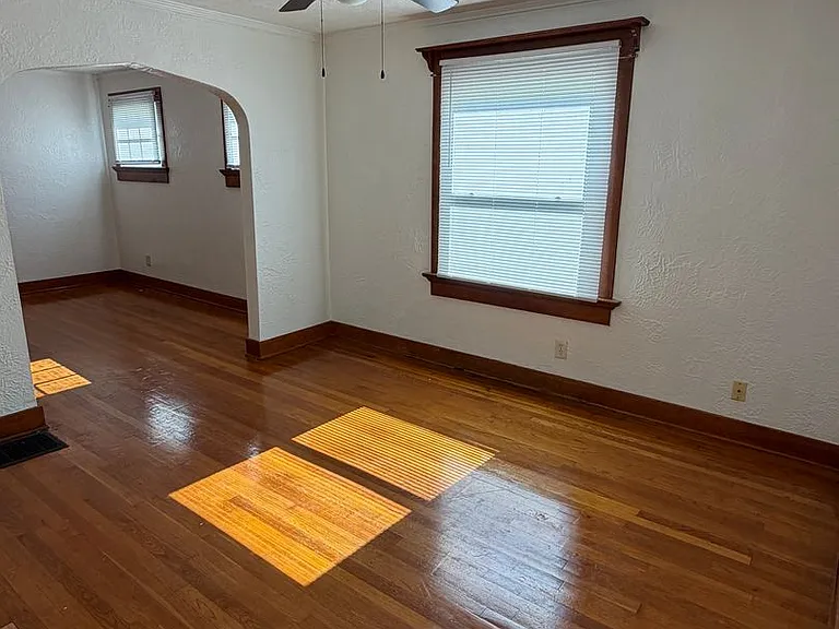 228 Fernwood Ave — Photo 4