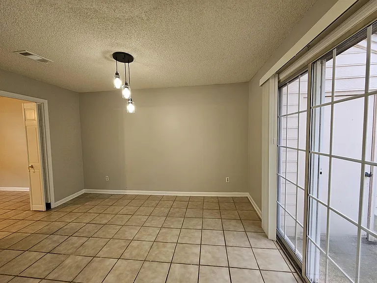 2388 Gregory Dr — Photo 17