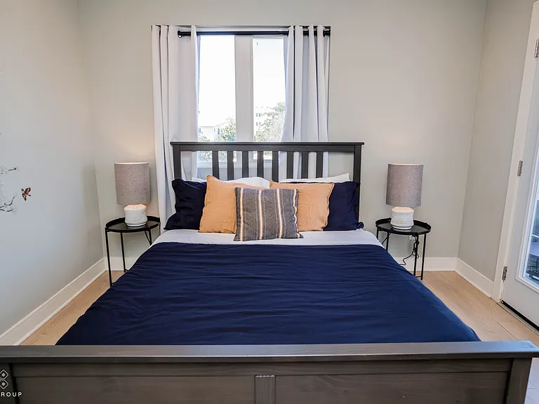 427 N Heliotrope Dr #200 — Photo 22