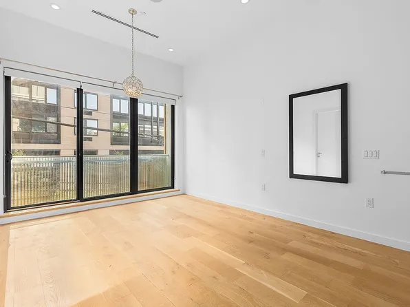 148 West St #2A, Brooklyn, NY 11222