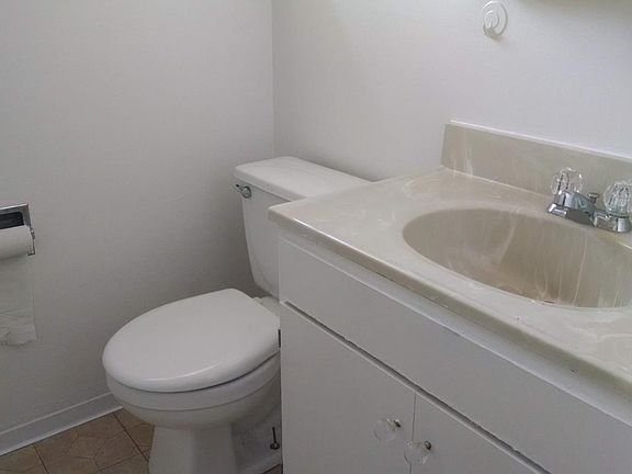5th image of 5009 Gately Ave