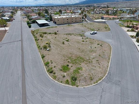 3rd image of 500 Riverfront Dr