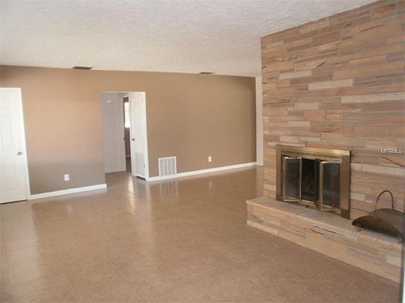4th image of 5828 Larchwood Ave