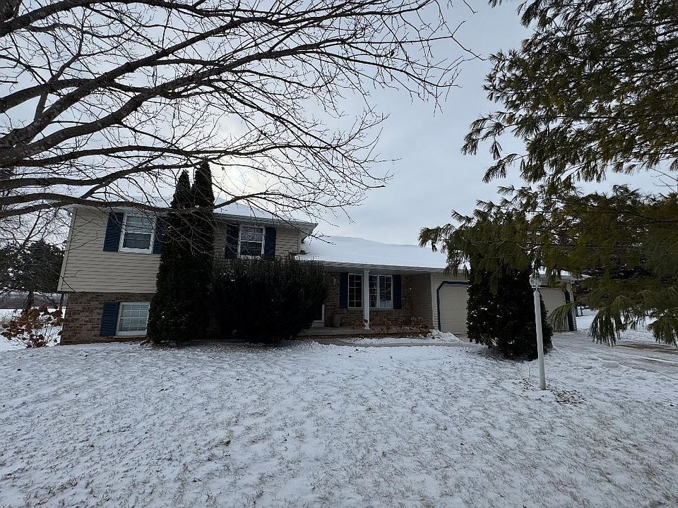1st image of W6875 Hummock Dr