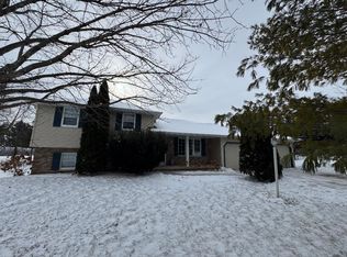 W6875 Hummock Dr, Greenville, WI 54942