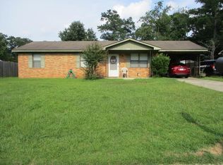 1021 10th St SE, Moultrie, GA 31768