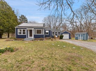 15 Beecher Rd, Woodbridge, CT 06525