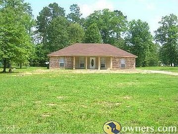 Beautiful 3 Bed, 2 Bath house with huge yard