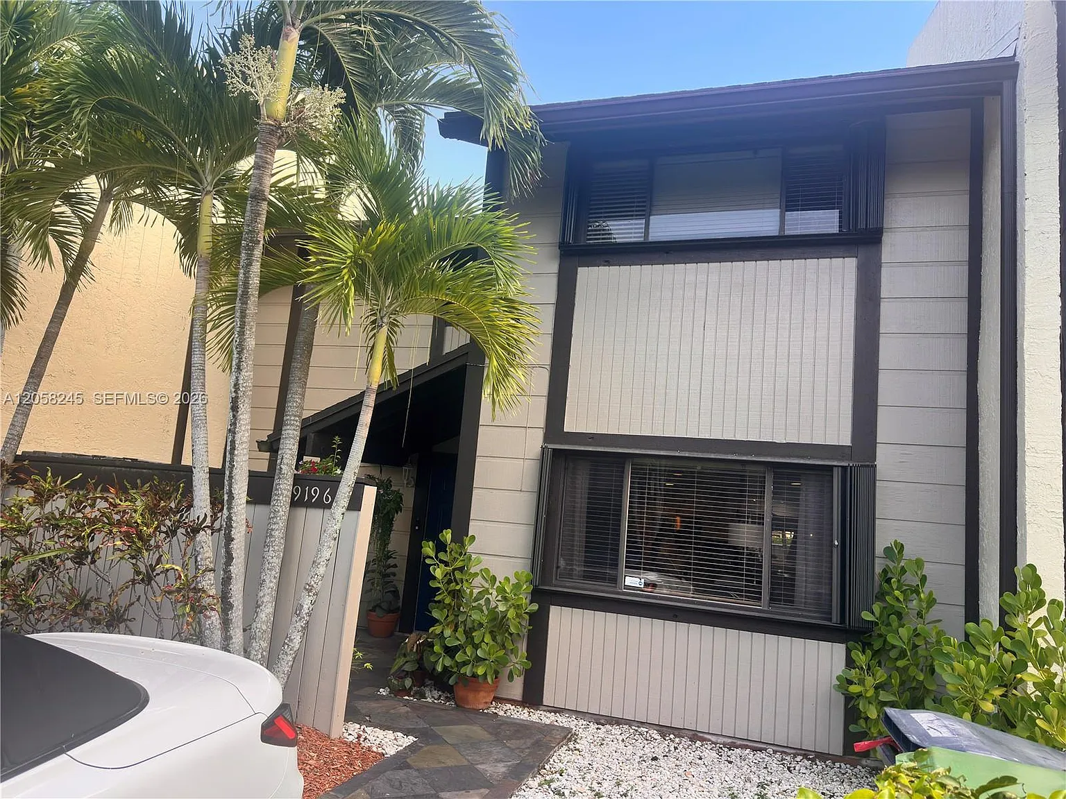 Briar Bay Townhouse Estat — Photo 2