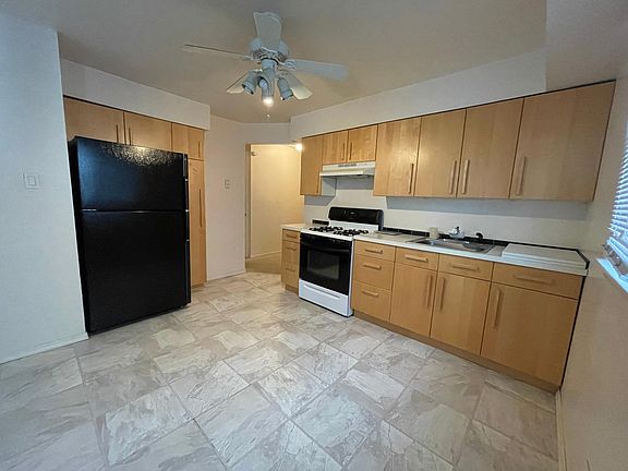 4th image of 61 Fraser St #1