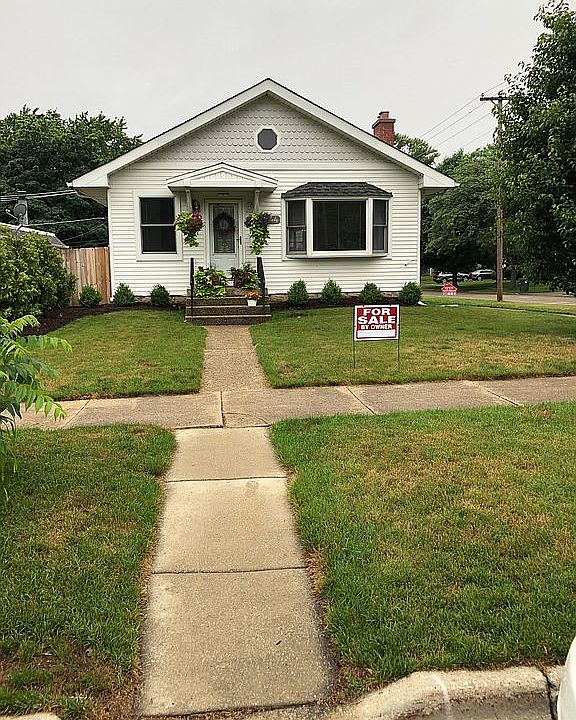1st image of 1344 N Ash St