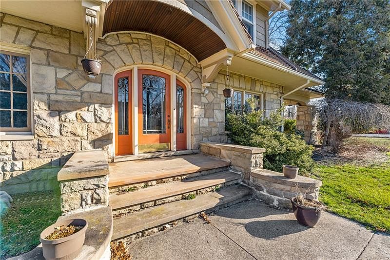 15 E Hazelcroft Ave, New Castle, PA 16105 Zillow