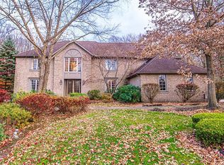 8834 Valley View Oval, Kirtland, OH 44094