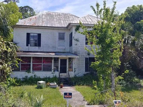 303 SE Avenue B, Carrabelle, FL 32322